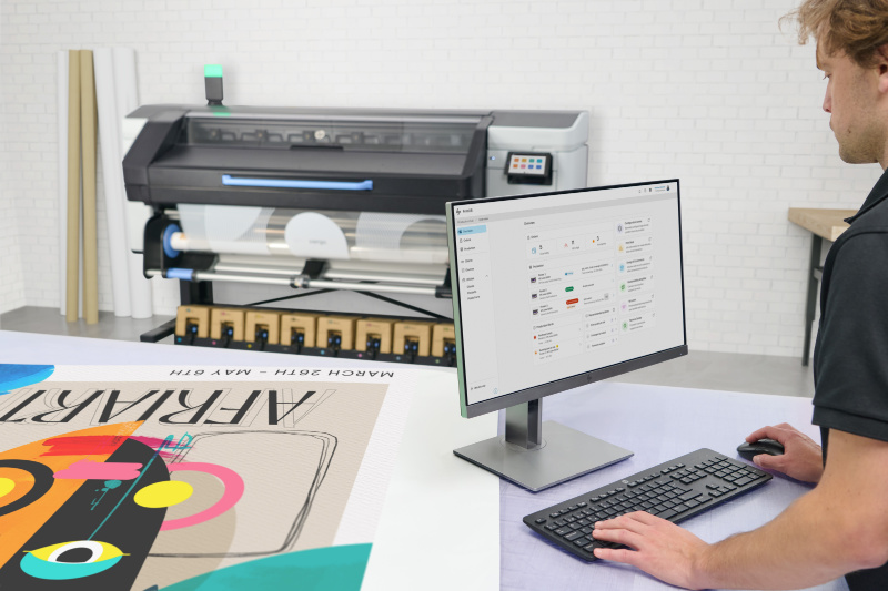 HP Latex 830W with operator and samples